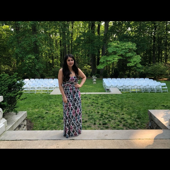 Meet your Posher, Olivia - Picture 3 of 5